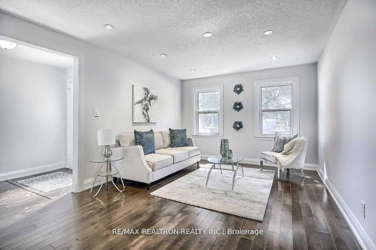 Photo 5 of Unit Main, 1043 Lemar Road, Newmarket, Gorham-College Manor — HOMEH