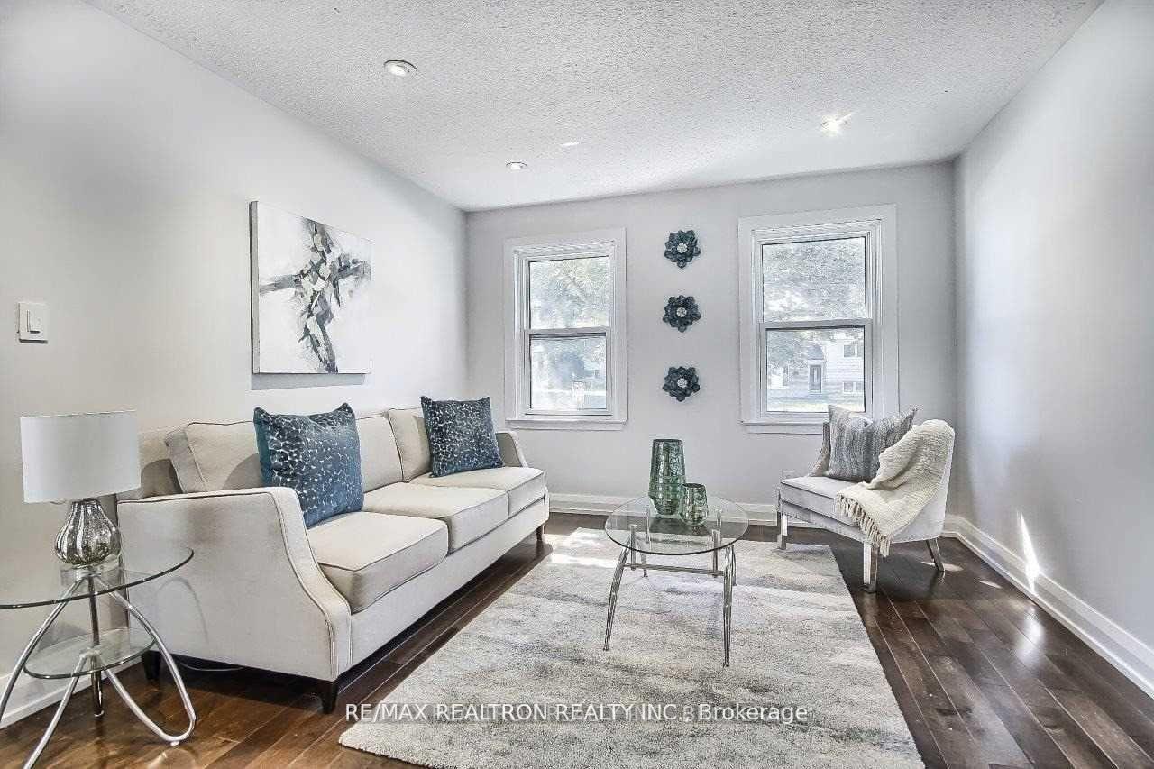 Photo 6 of Unit Main, 1043 Lemar Road, Newmarket, Gorham-College Manor — HOMEH