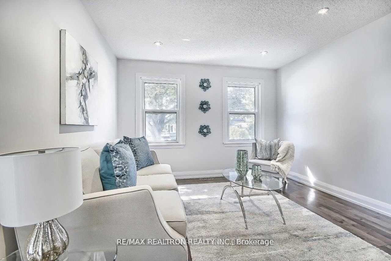Photo 7 of Unit Main, 1043 Lemar Road, Newmarket, Gorham-College Manor — HOMEH