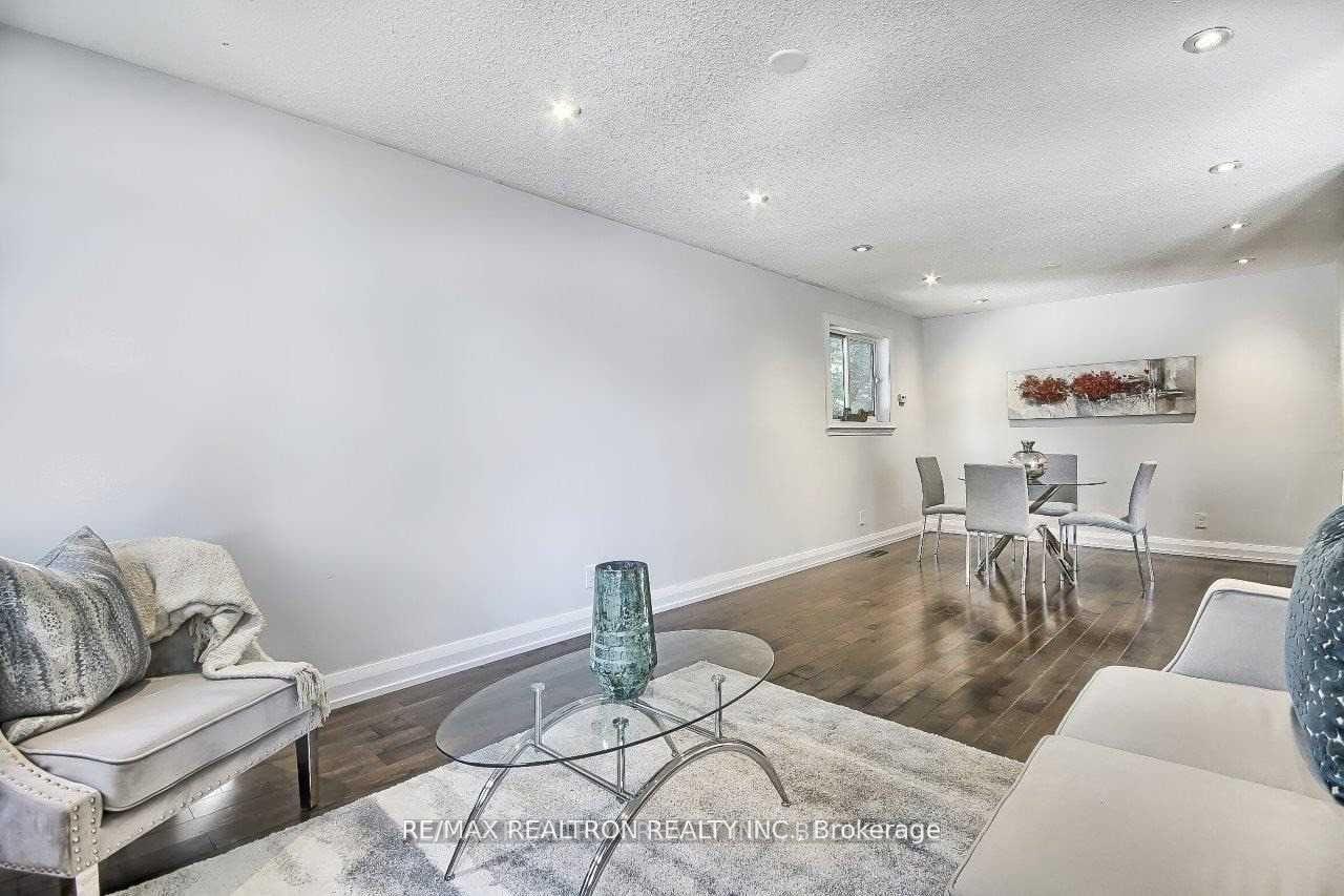 Photo 8 of Unit Main, 1043 Lemar Road, Newmarket, Gorham-College Manor — HOMEH