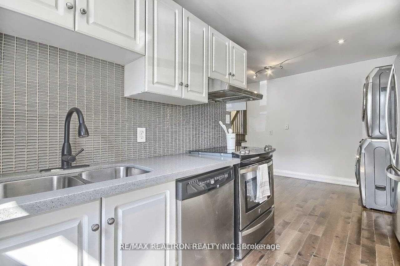 Photo 16 of Unit Main, 1043 Lemar Road, Newmarket, Gorham-College Manor — HOMEH