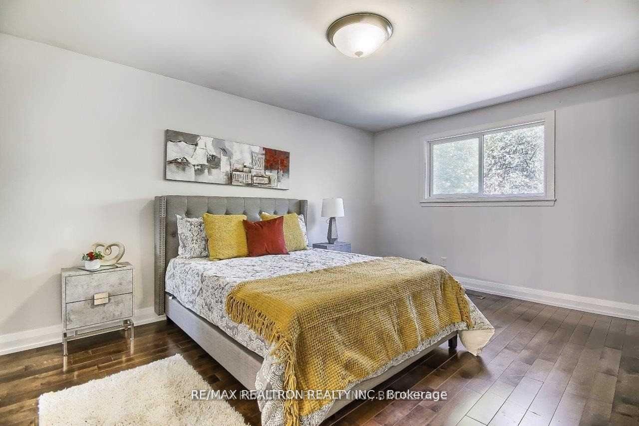 Photo 18 of Unit Main, 1043 Lemar Road, Newmarket, Gorham-College Manor — HOMEH