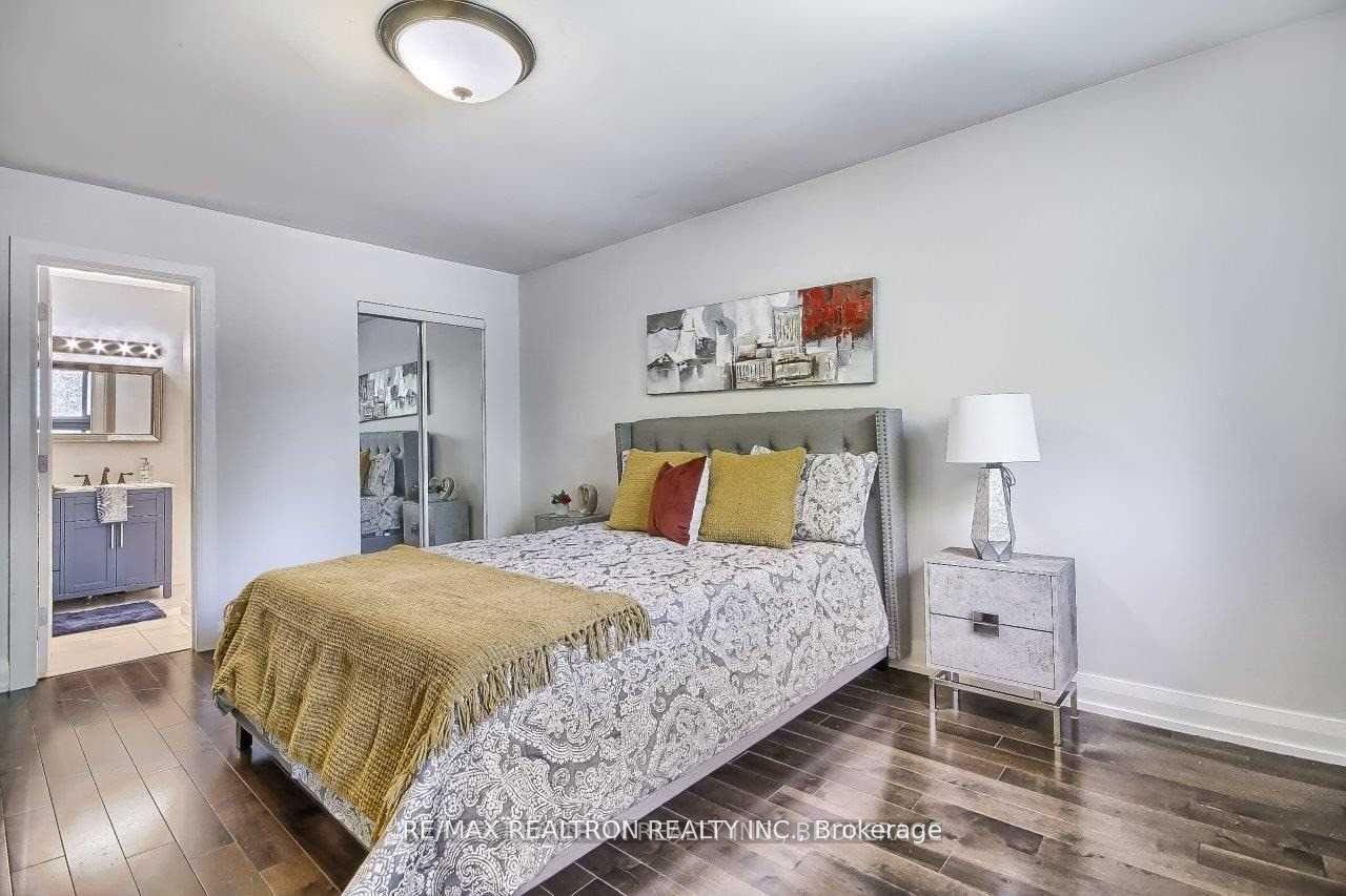 Photo 19 of Unit Main, 1043 Lemar Road, Newmarket, Gorham-College Manor — HOMEH