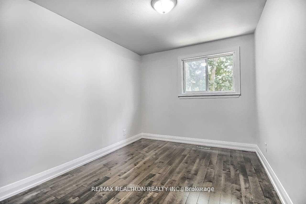 Photo 22 of Unit Main, 1043 Lemar Road, Newmarket, Gorham-College Manor — HOMEH