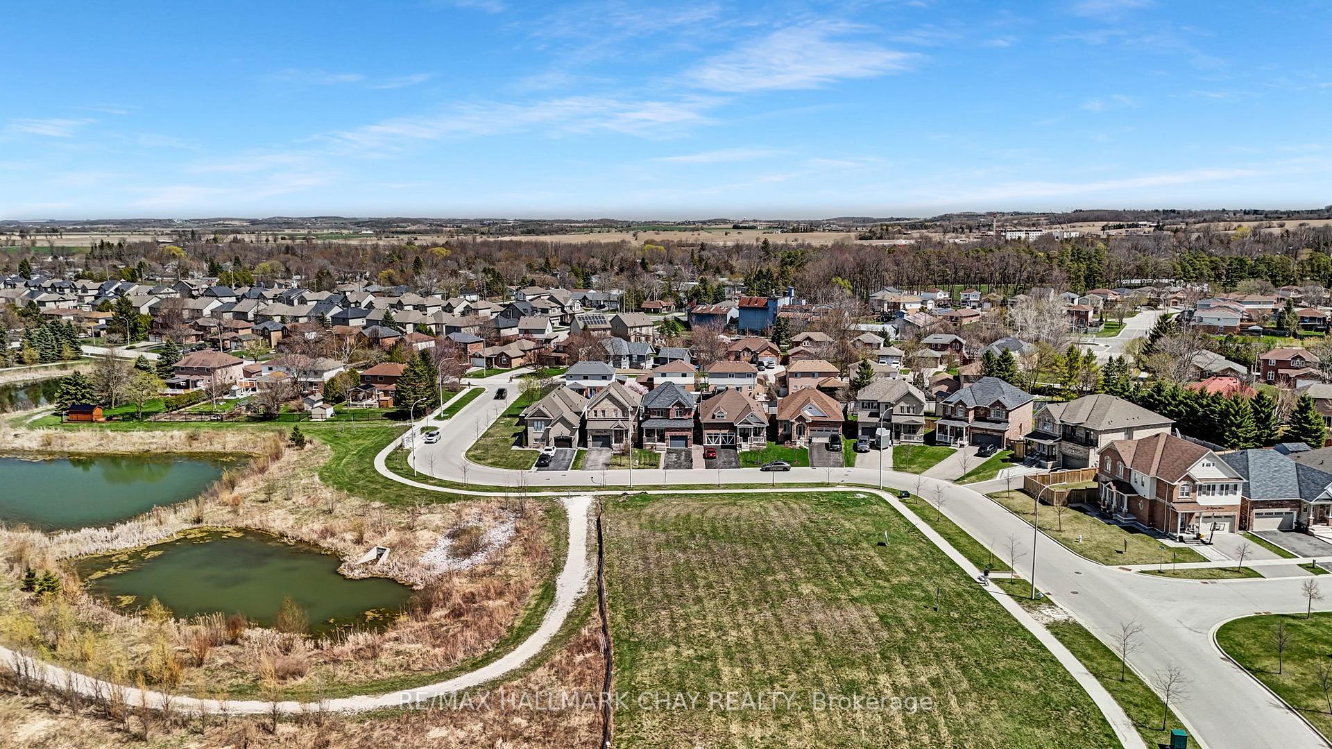 Photo 14 of 7 Strachan Trail, New Tecumseth, Beeton — HOMEH