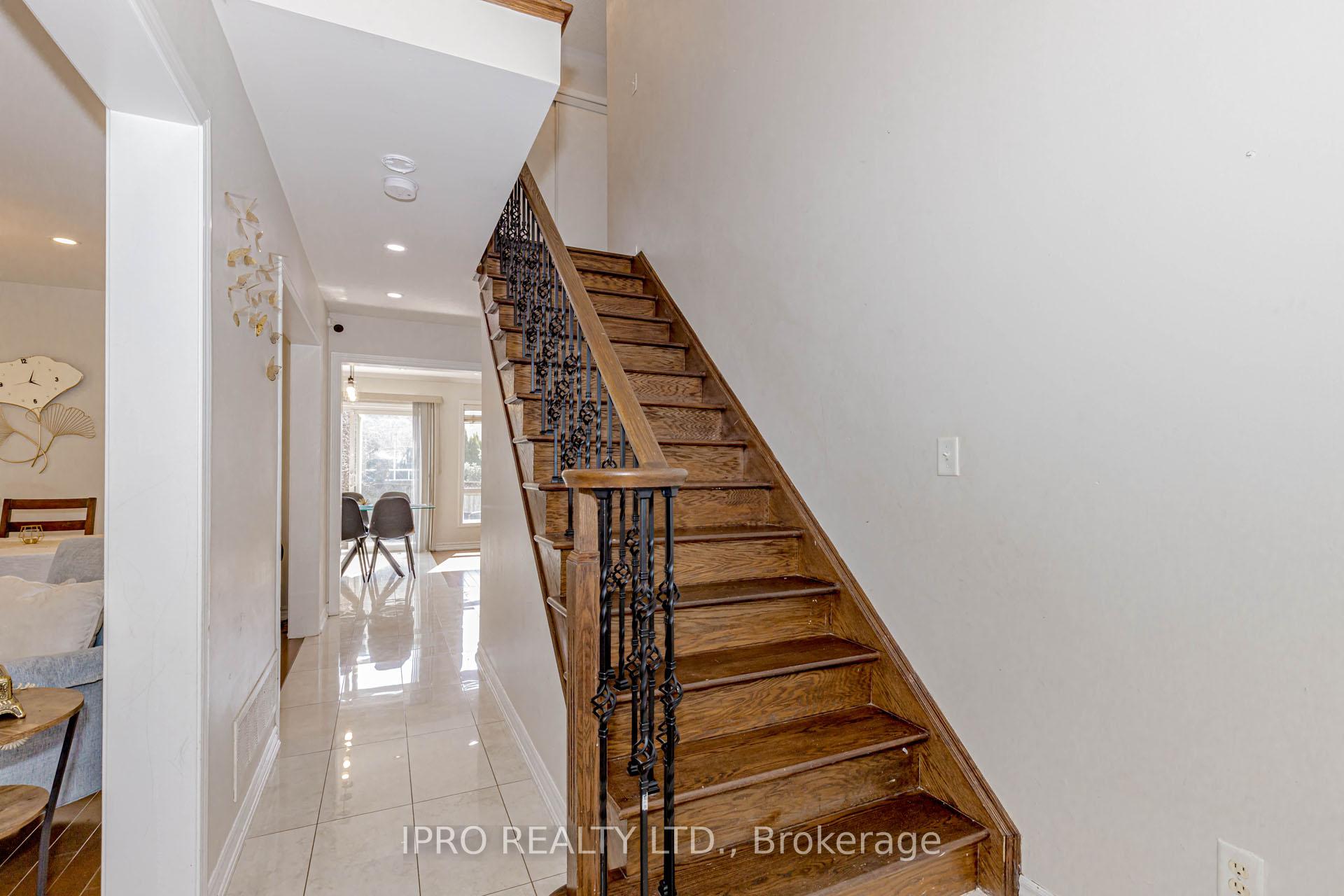 Photo 5 of 900 Mcneil Drive, Milton, Beaty — HOMEH