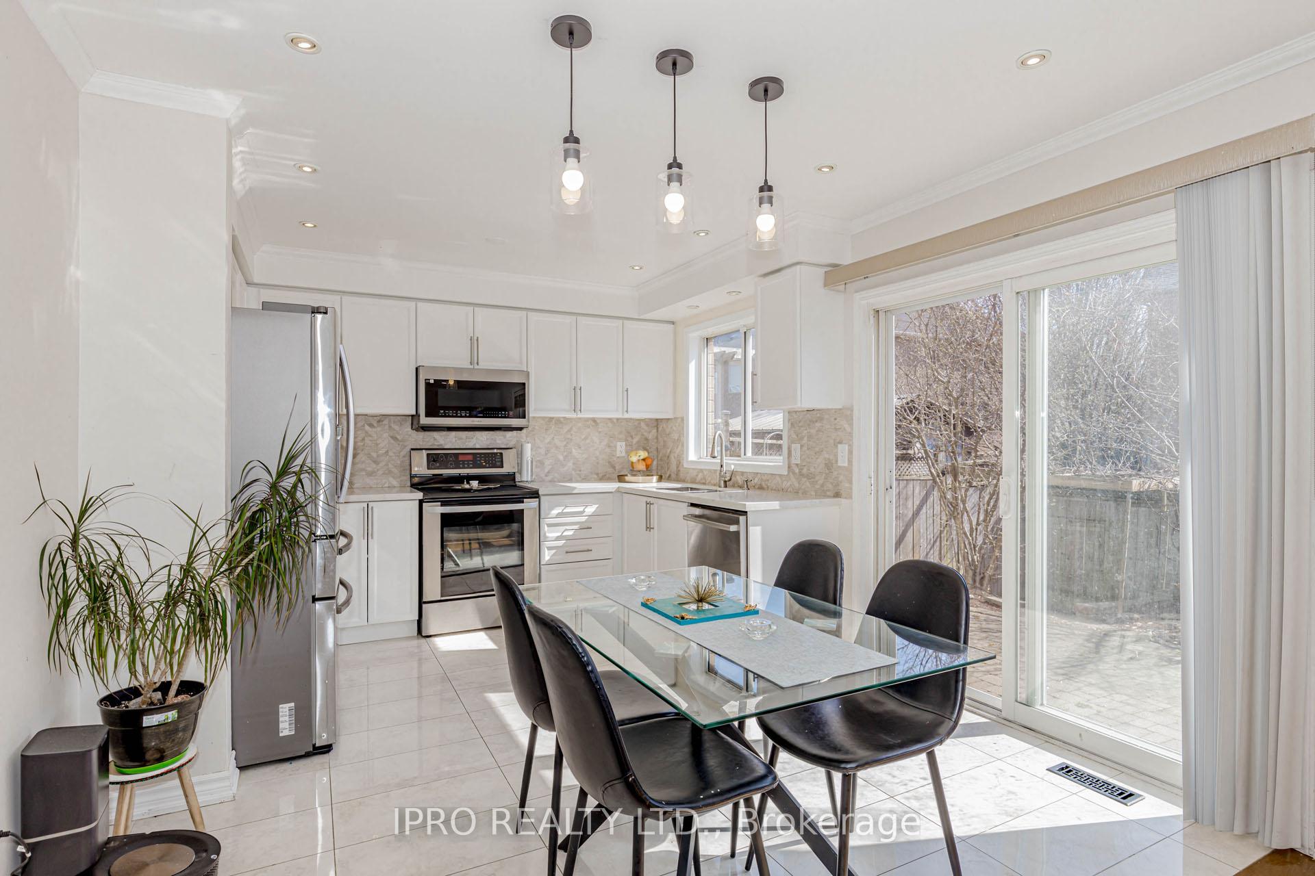 Photo 13 of 900 Mcneil Drive, Milton, Beaty — HOMEH