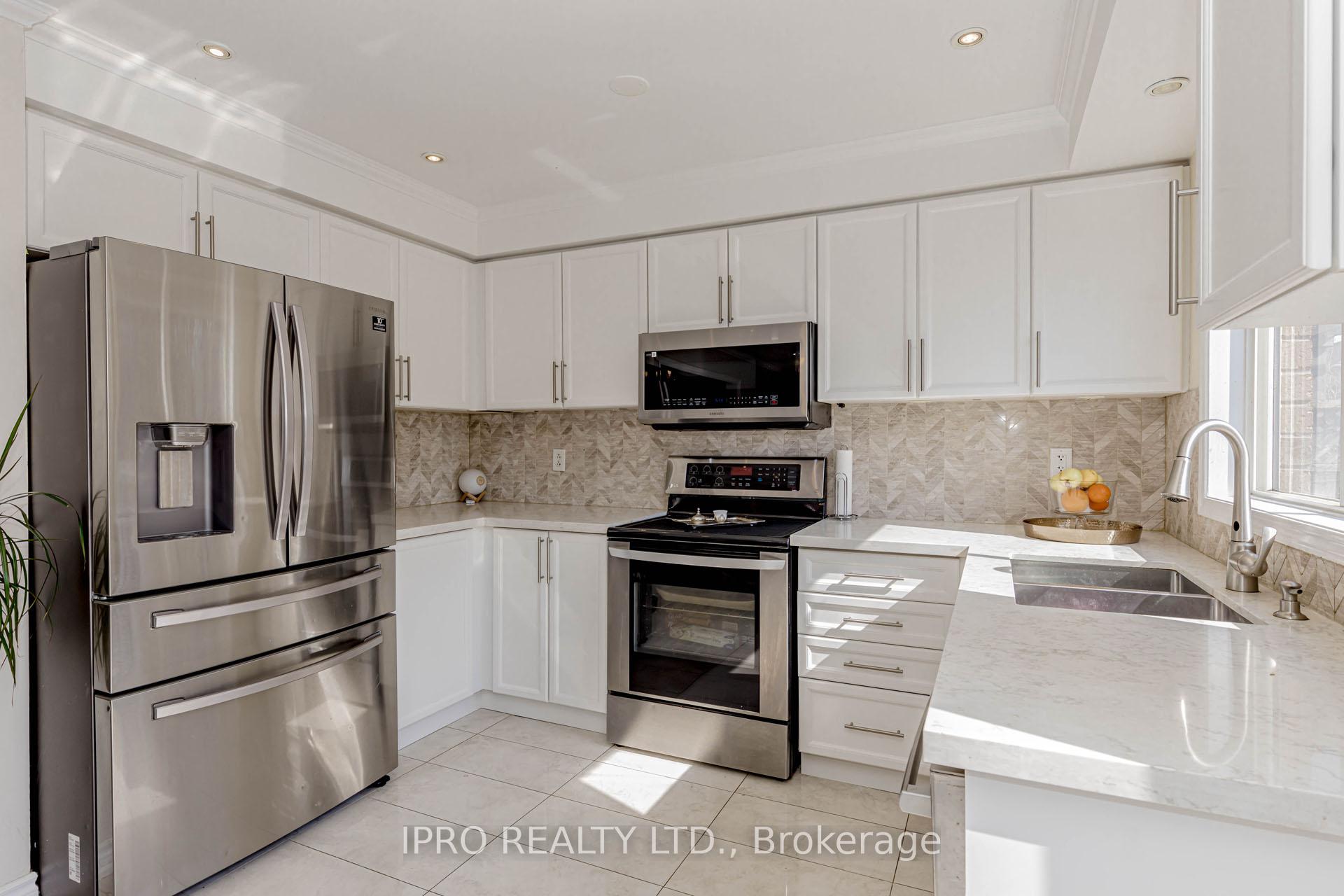 Photo 16 of 900 Mcneil Drive, Milton, Beaty — HOMEH