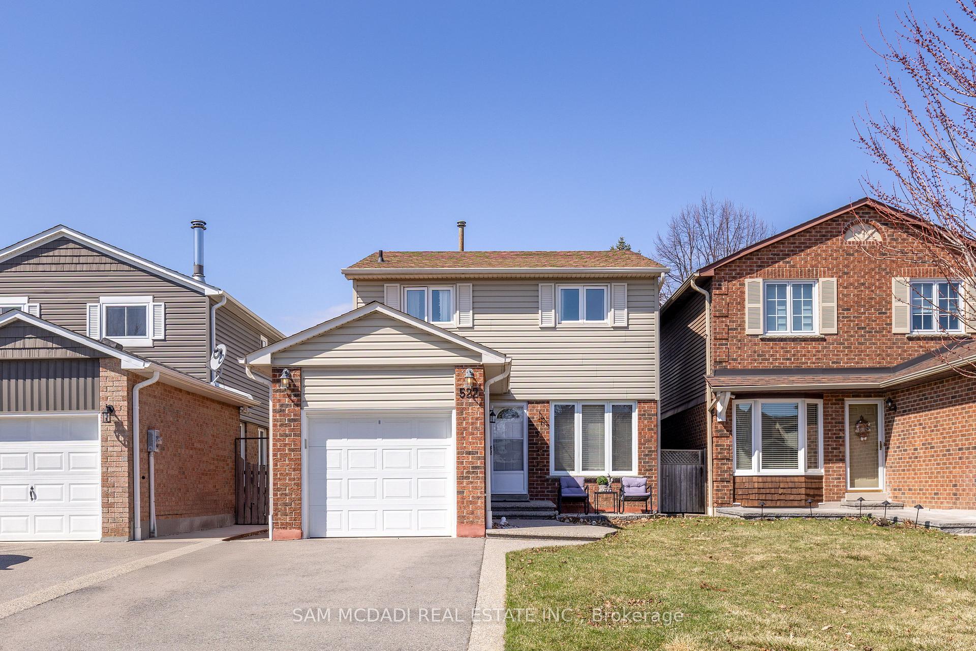 Front of 522 Roseheath Drive
