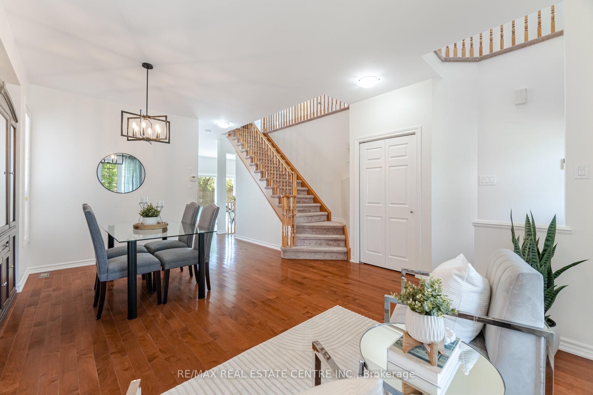 Photo 5 of 221 Ellis Crescent, Milton, Dempsey — HOMEH