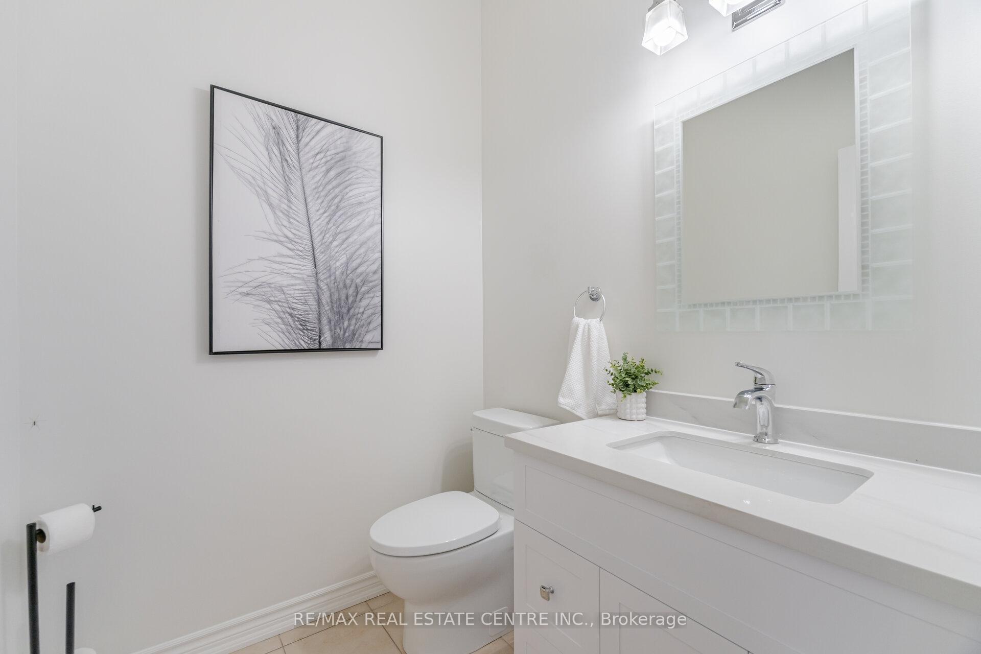 Photo 9 of 221 Ellis Crescent, Milton, Dempsey — HOMEH