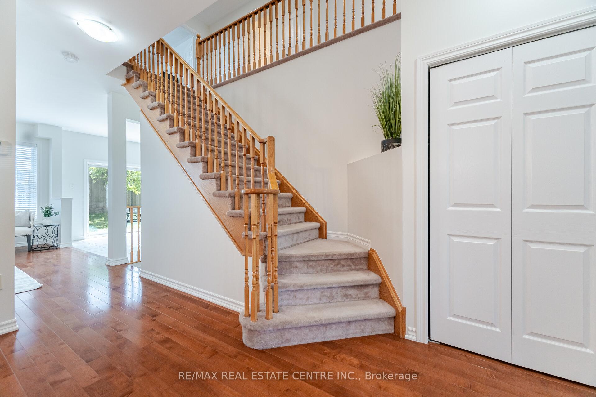 Photo 12 of 221 Ellis Crescent, Milton, Dempsey — HOMEH
