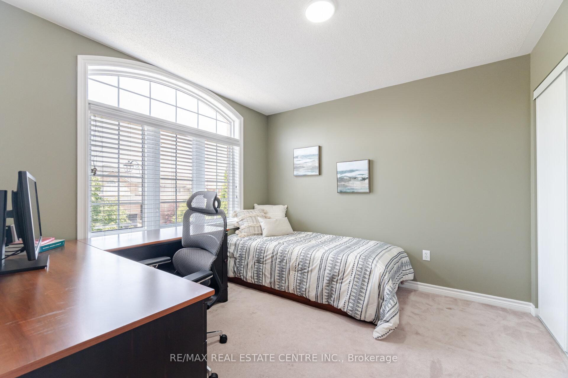 Photo 33 of 221 Ellis Crescent, Milton, Dempsey — HOMEH