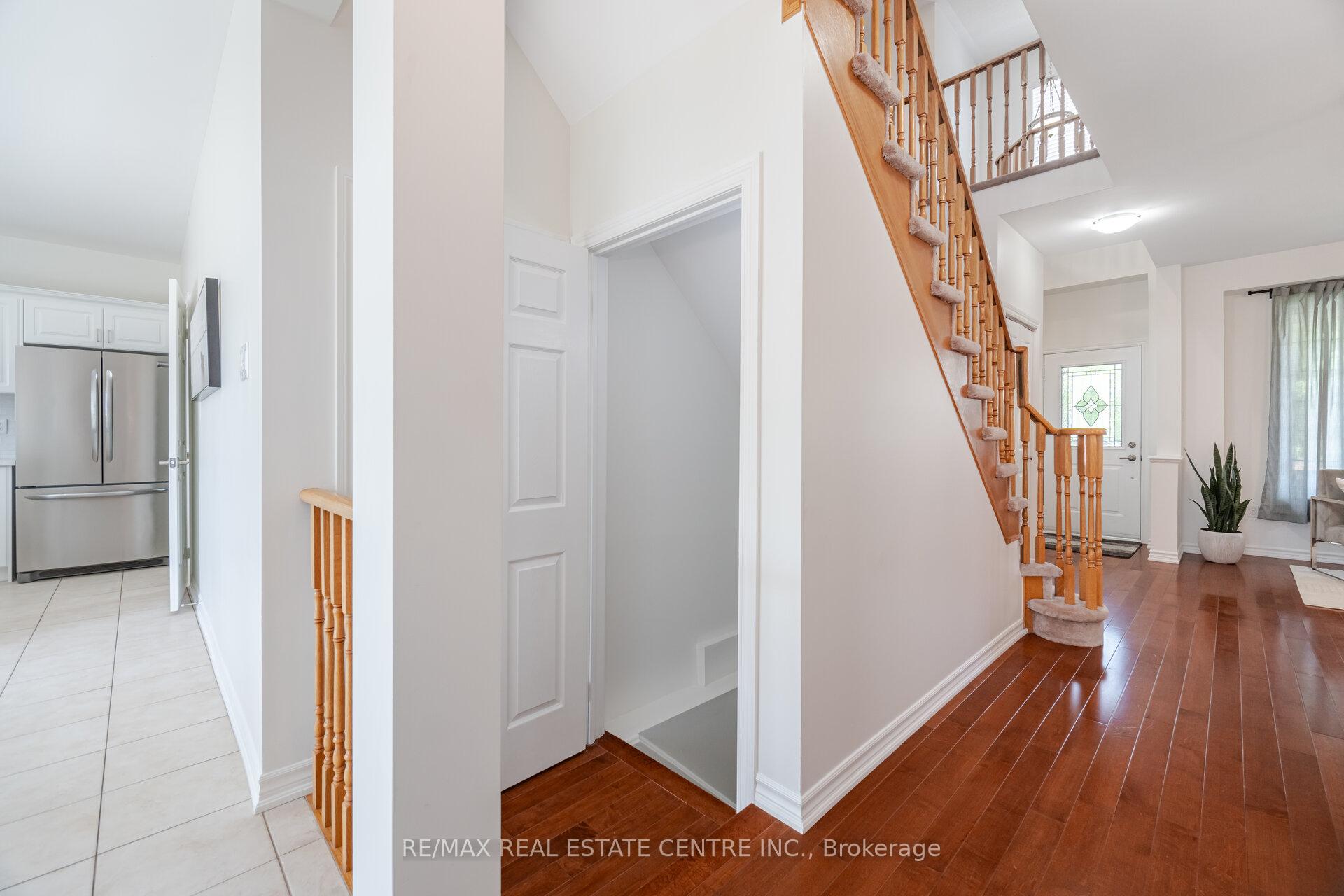 Photo 32 of 221 Ellis Crescent, Milton, Dempsey — HOMEH