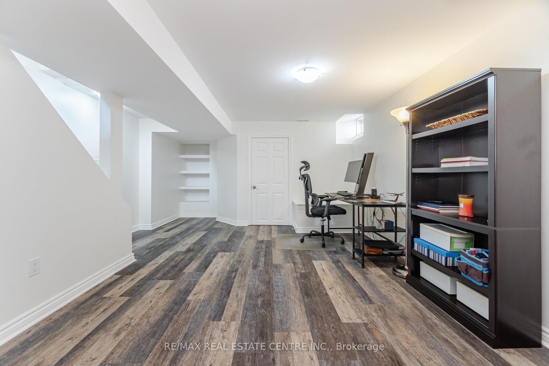 Photo 23 of 221 Ellis Crescent, Milton, Dempsey — HOMEH