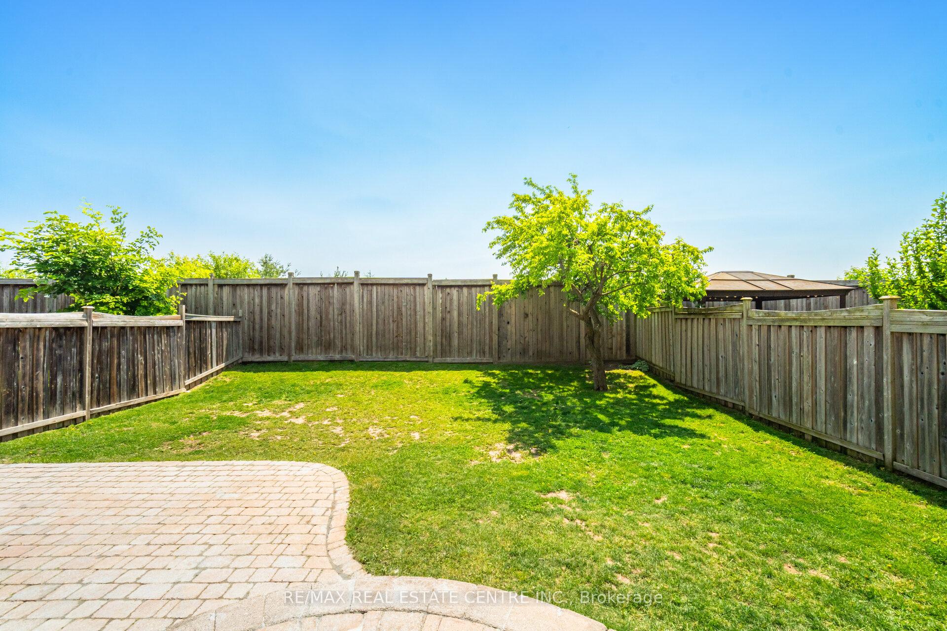 Photo 21 of 221 Ellis Crescent, Milton, Dempsey — HOMEH