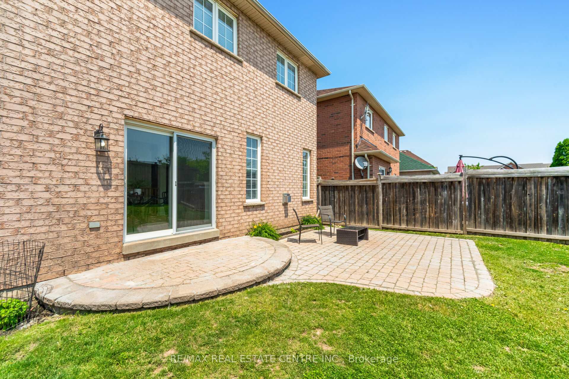 Photo 36 of 221 Ellis Crescent, Milton, Dempsey — HOMEH