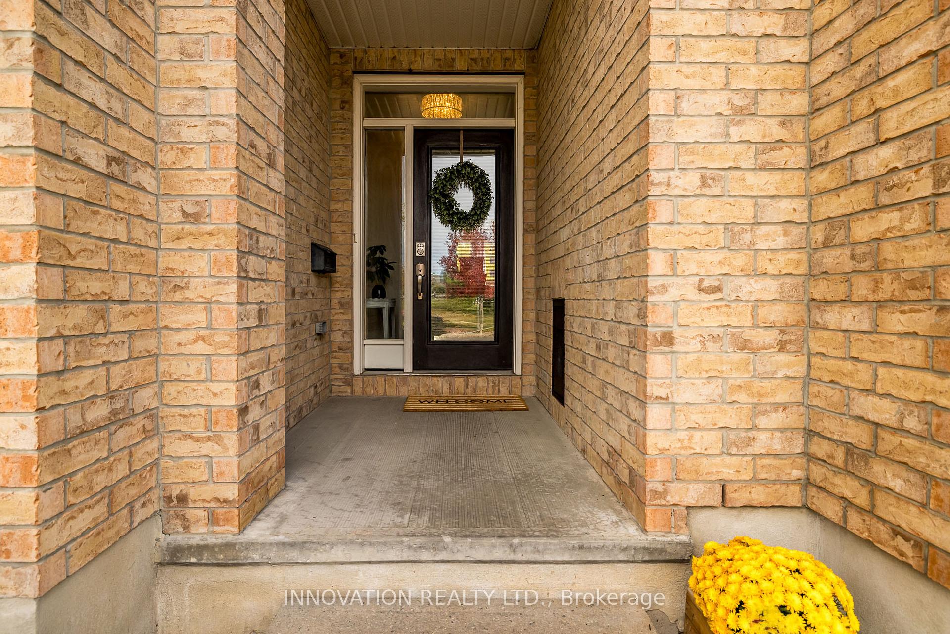 Photo 2 of 304 Mishawashkode Street, Ottawa, Camelot — HOMEH