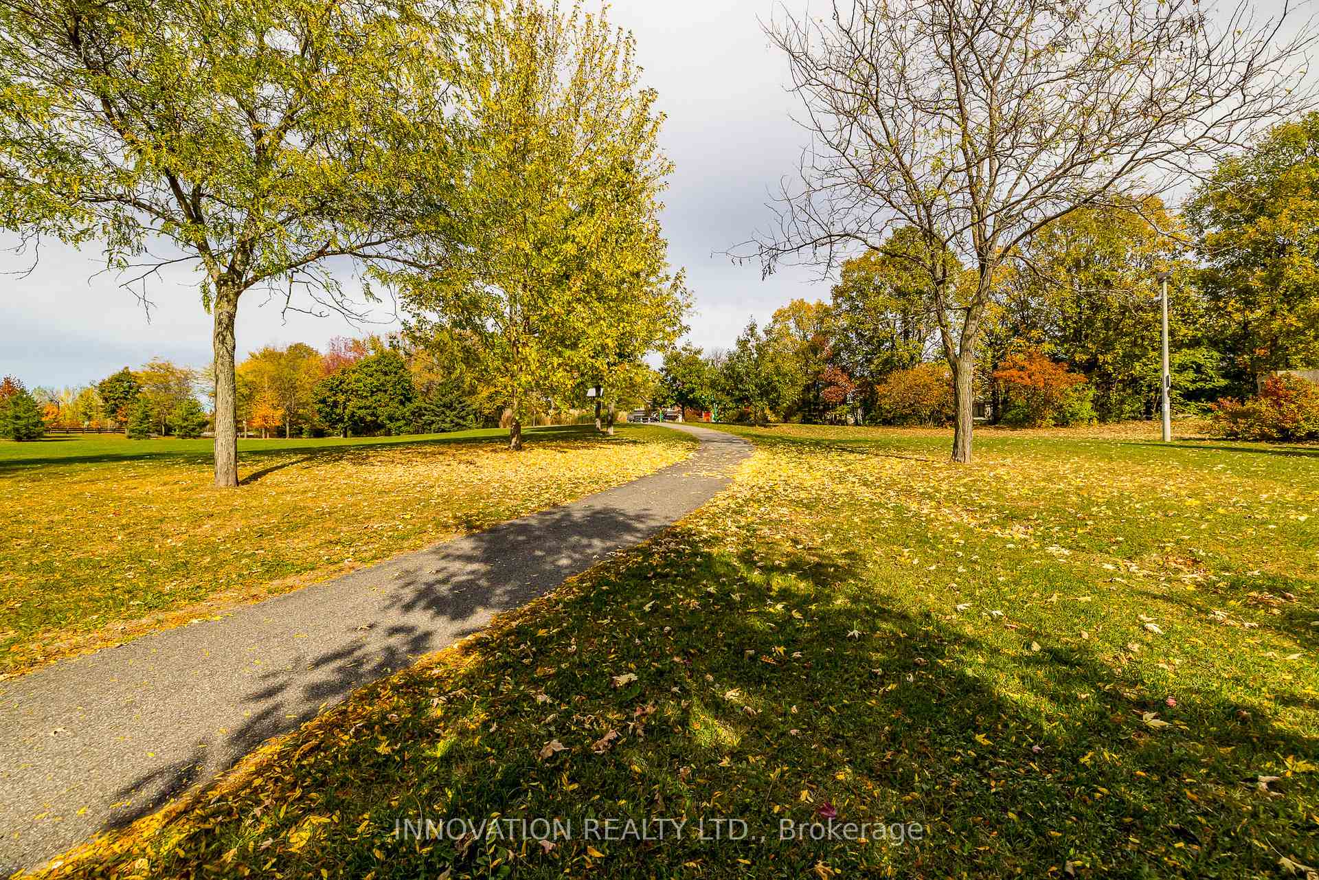 Photo 36 of 304 Mishawashkode Street, Ottawa, Camelot — HOMEH
