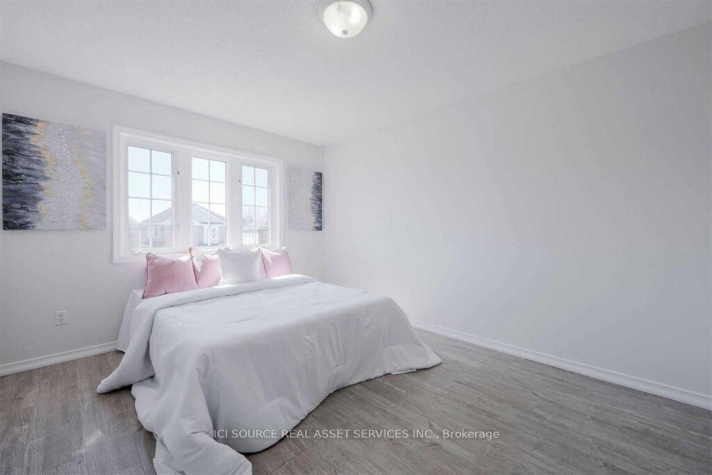 Photo 6 of 353 Silken Laumann Drive, Newmarket, Stonehaven-Wyndham — HOMEH