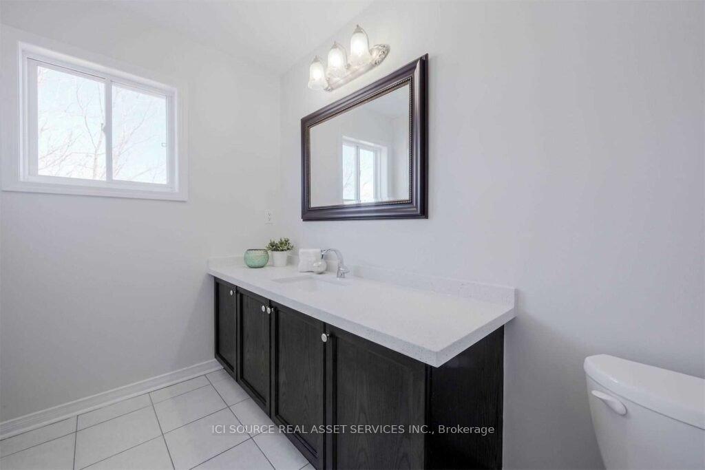 Photo 9 of 353 Silken Laumann Drive, Newmarket, Stonehaven-Wyndham — HOMEH