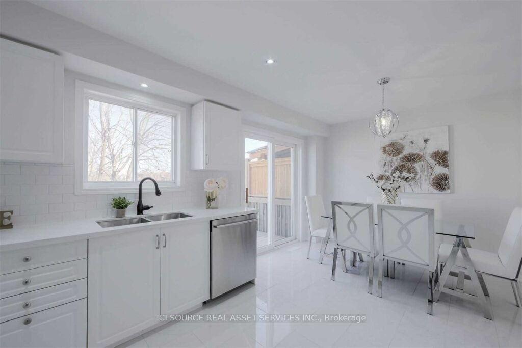 Photo 14 of 353 Silken Laumann Drive, Newmarket, Stonehaven-Wyndham — HOMEH