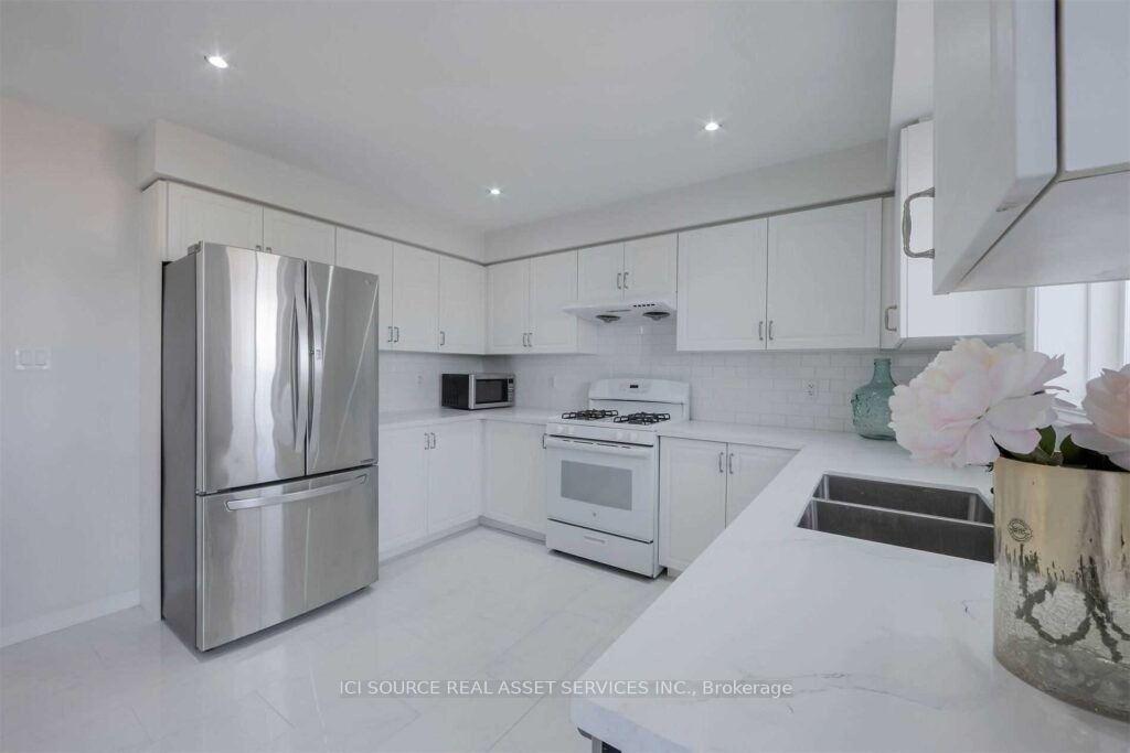 Photo 16 of 353 Silken Laumann Drive, Newmarket, Stonehaven-Wyndham — HOMEH
