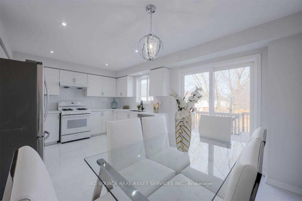Photo 18 of 353 Silken Laumann Drive, Newmarket, Stonehaven-Wyndham — HOMEH