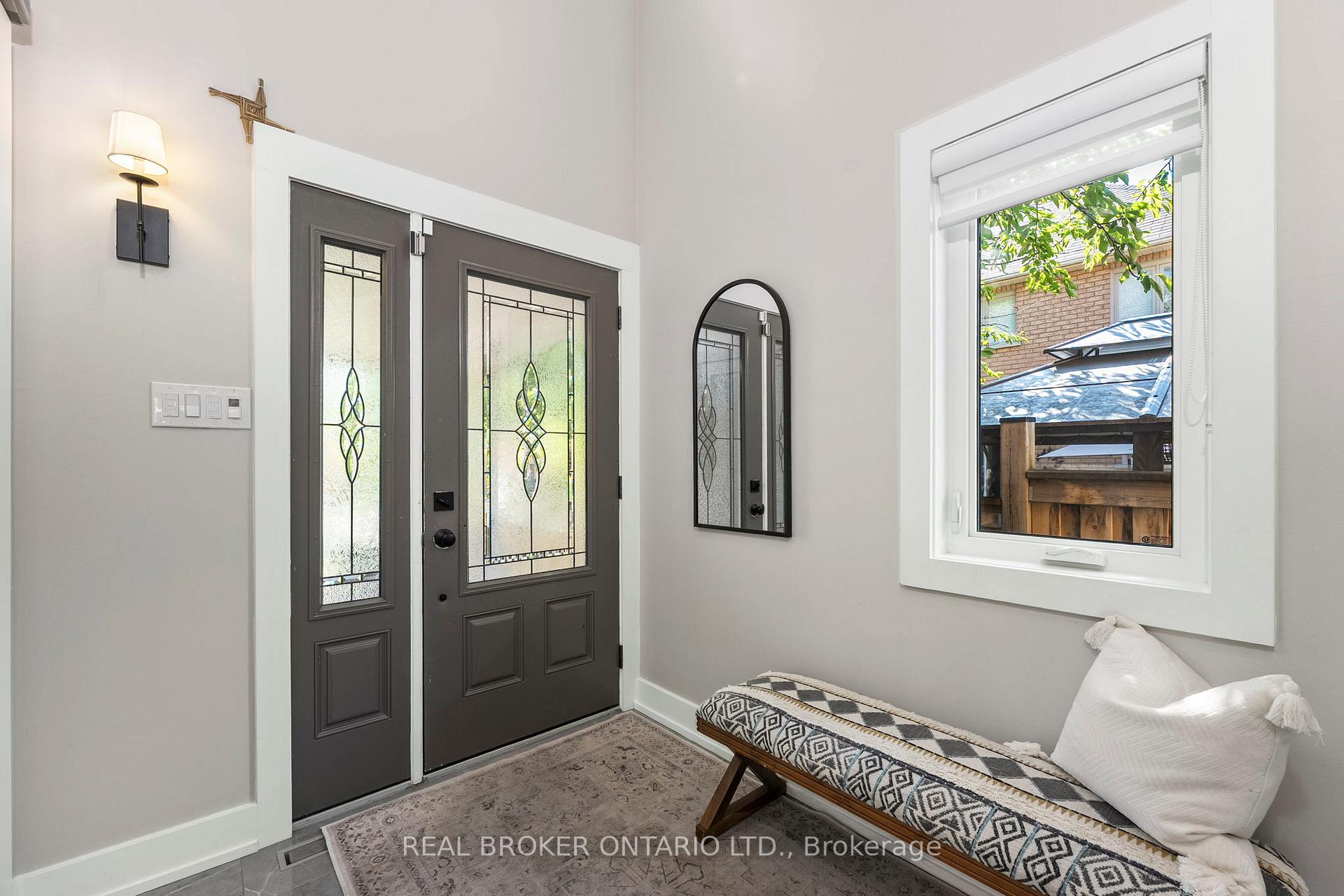 Photo 2 of 49 Foxtail Ridge, Newmarket, Armitage — HOMEH
