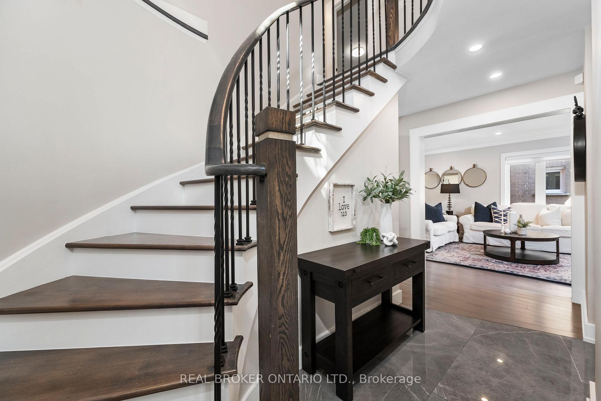 Photo 3 of 49 Foxtail Ridge, Newmarket, Armitage — HOMEH