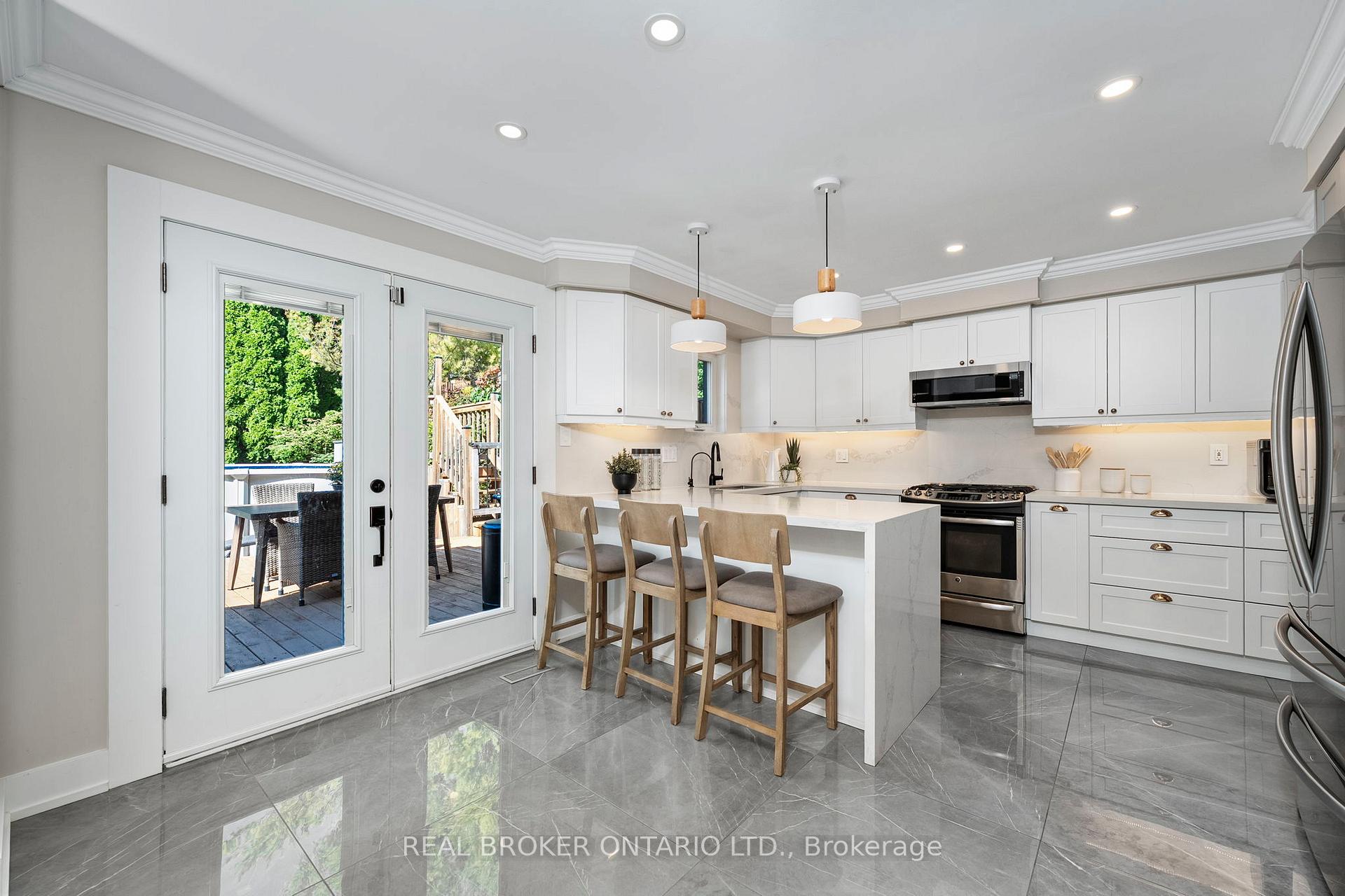 Photo 12 of 49 Foxtail Ridge, Newmarket, Armitage — HOMEH