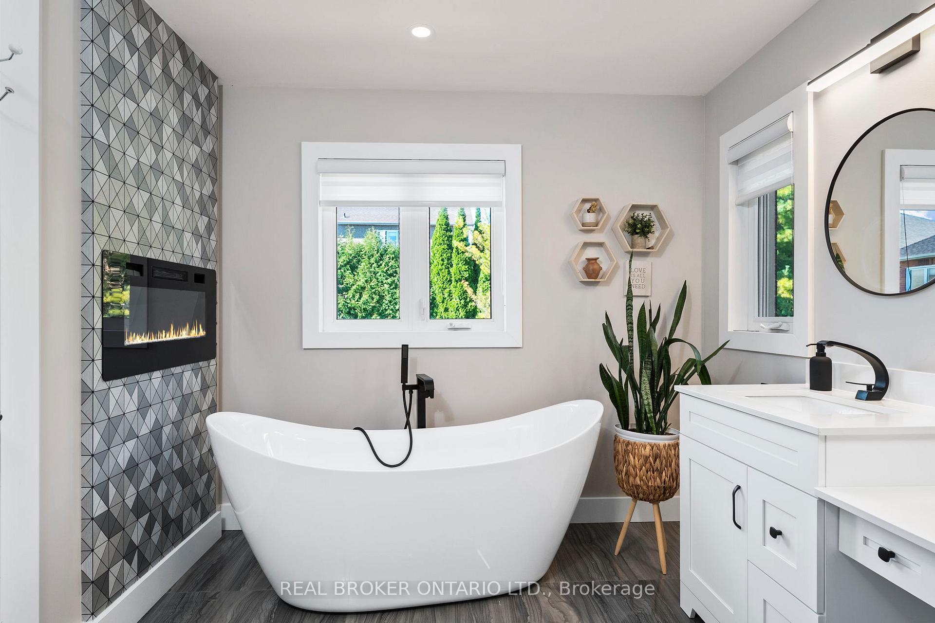 Photo 25 of 49 Foxtail Ridge, Newmarket, Armitage — HOMEH