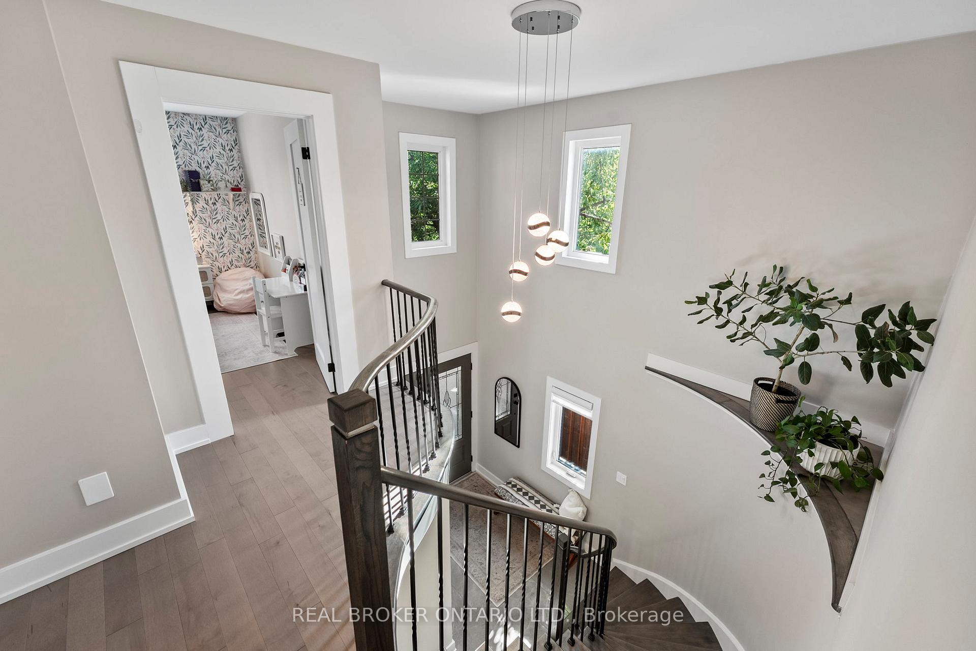 Photo 32 of 49 Foxtail Ridge, Newmarket, Armitage — HOMEH