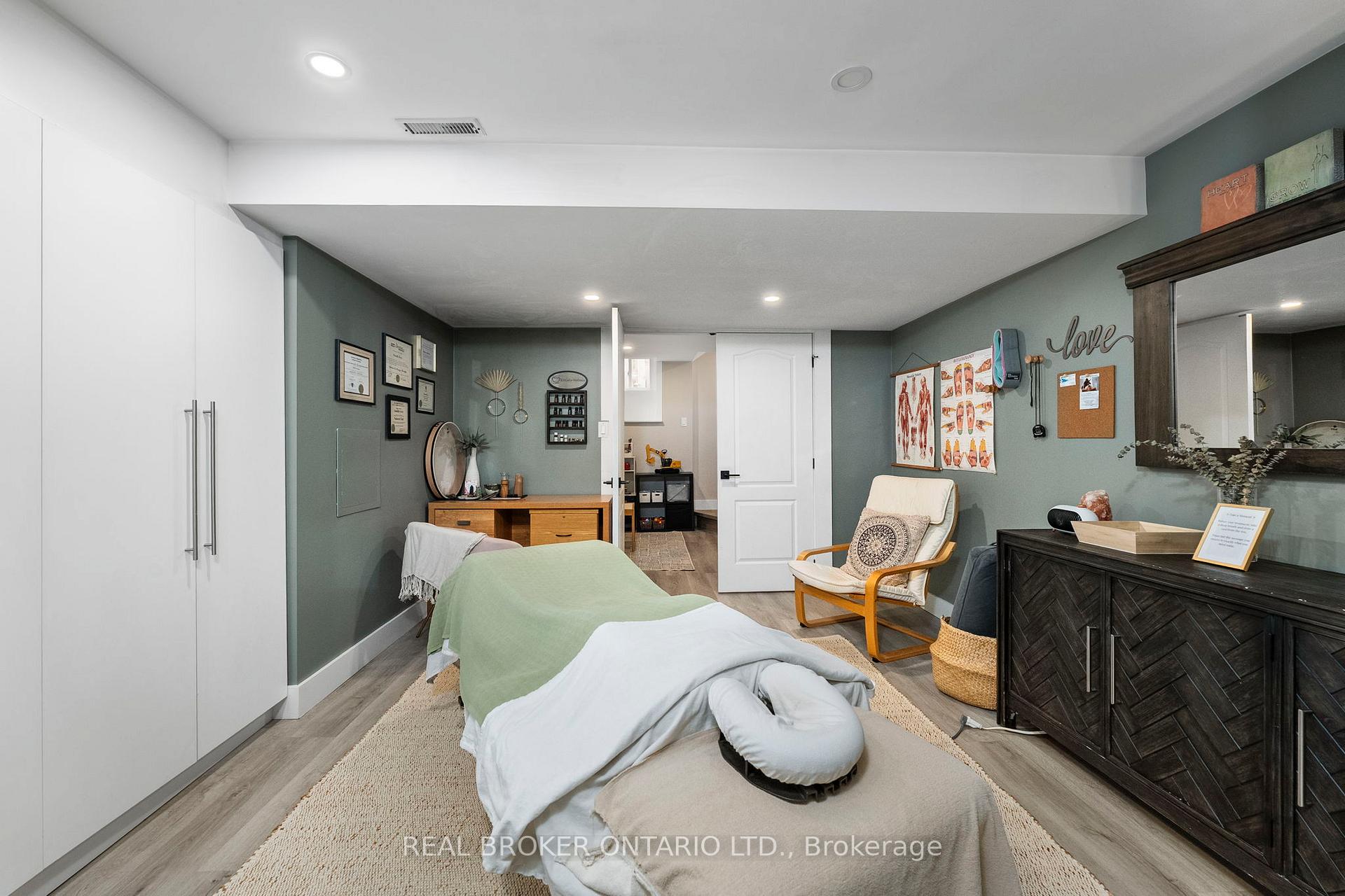 Photo 33 of 49 Foxtail Ridge, Newmarket, Armitage — HOMEH