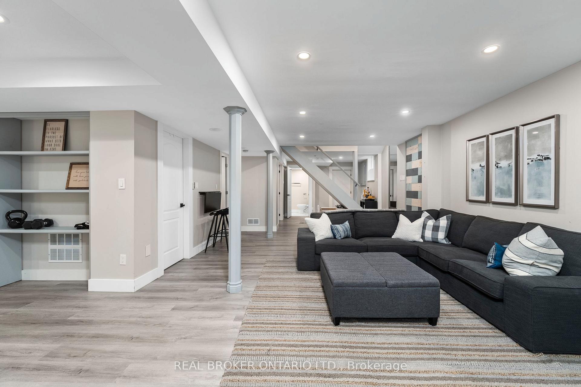 Photo 35 of 49 Foxtail Ridge, Newmarket, Armitage — HOMEH