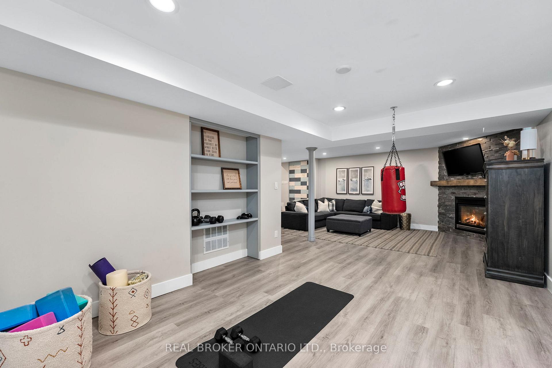 Photo 38 of 49 Foxtail Ridge, Newmarket, Armitage — HOMEH