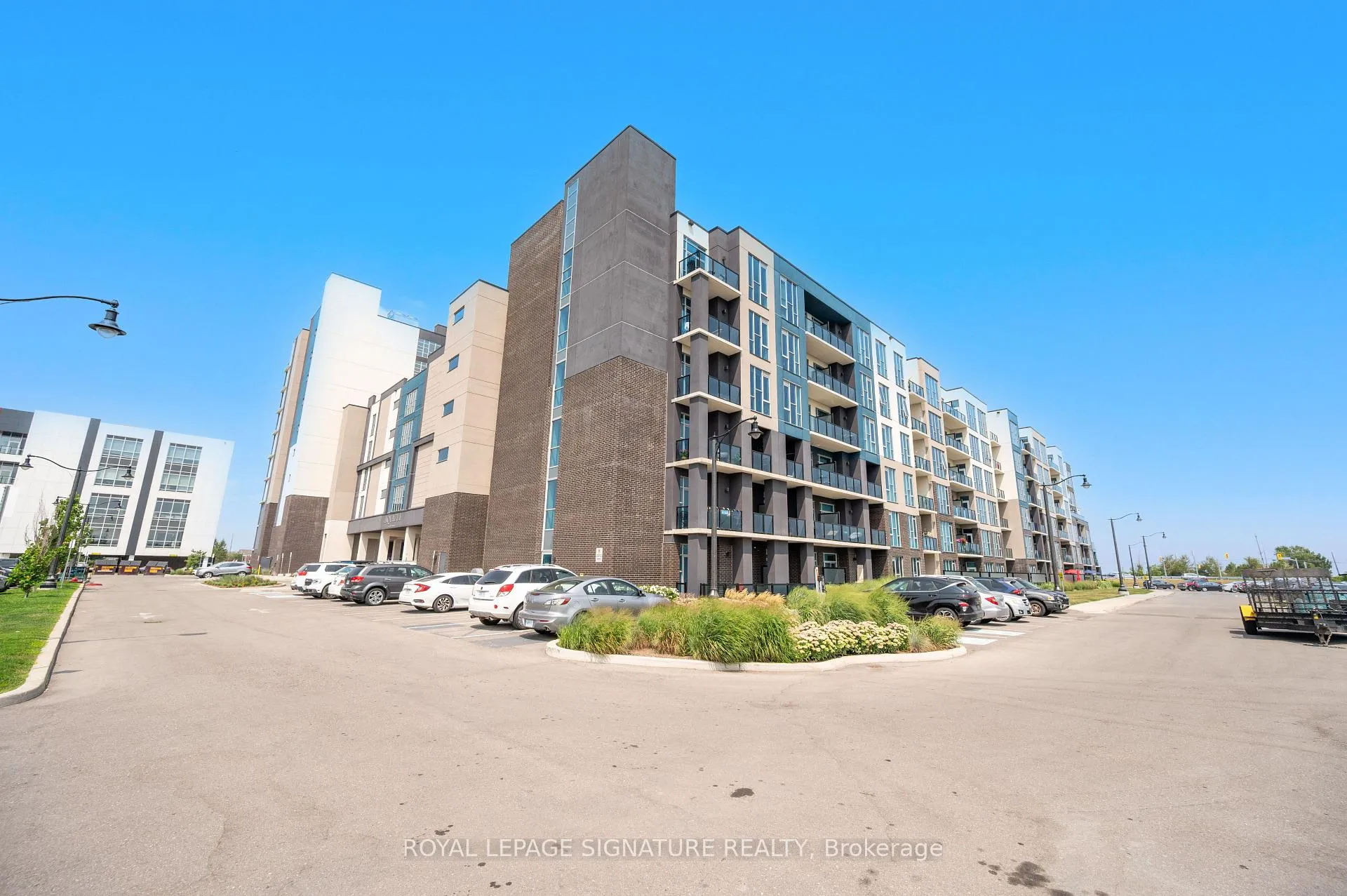 Photo 4 of Unit 629, 16 Concord Place, Grimsby, Grimsby Beach — HOMEH