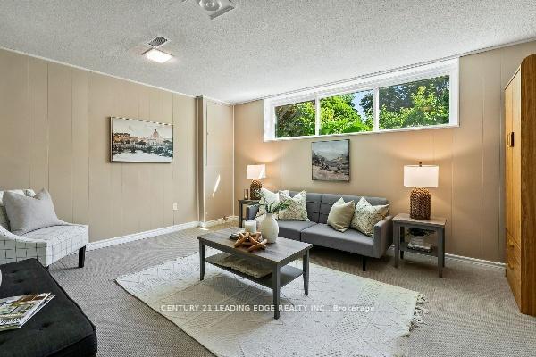 Photo 2 of 533 Arnhem Drive, Oshawa, O'Neill — HOMEH