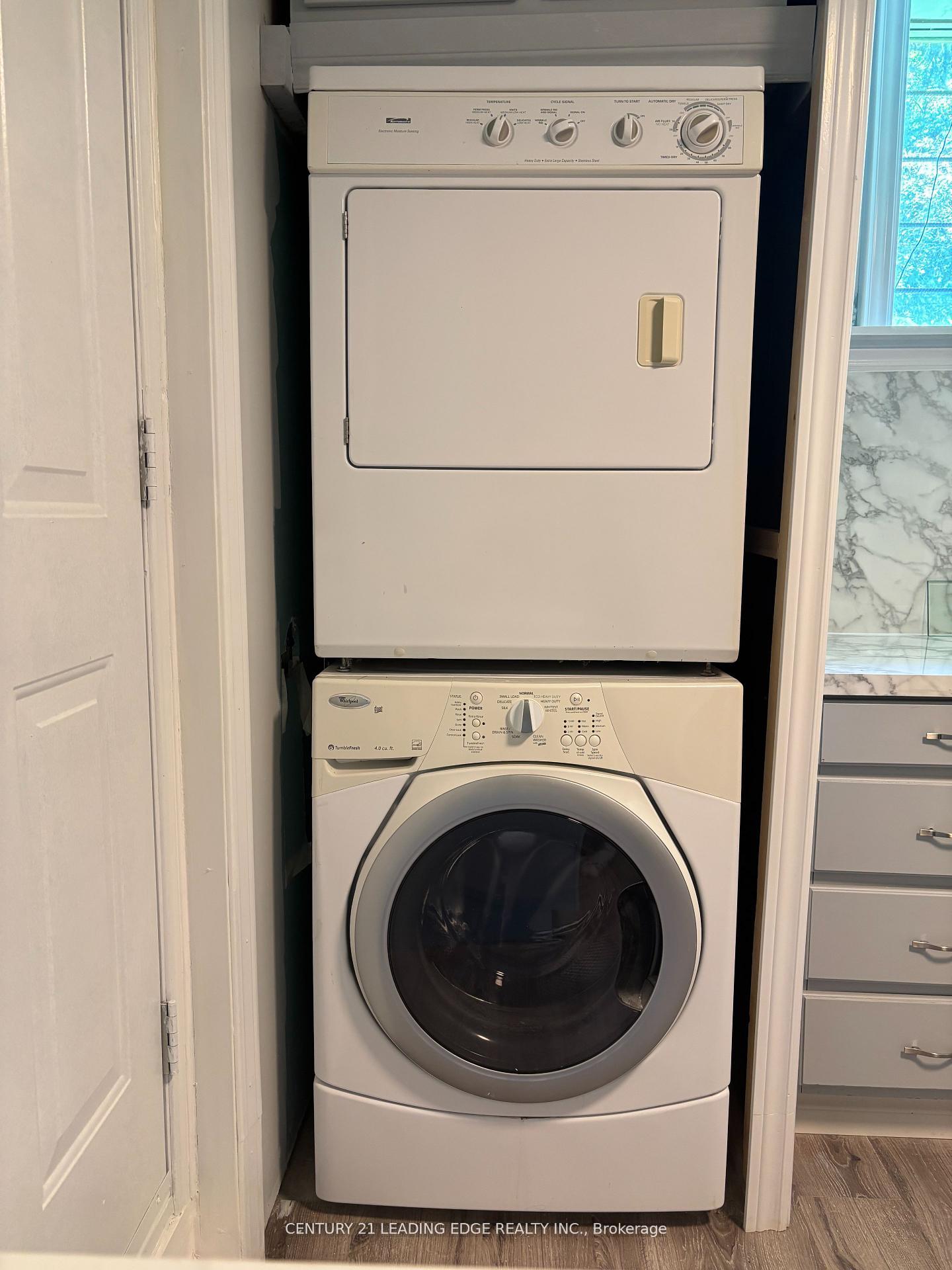 Photo 5 of 533 Arnhem Drive, Oshawa, O'Neill — HOMEH
