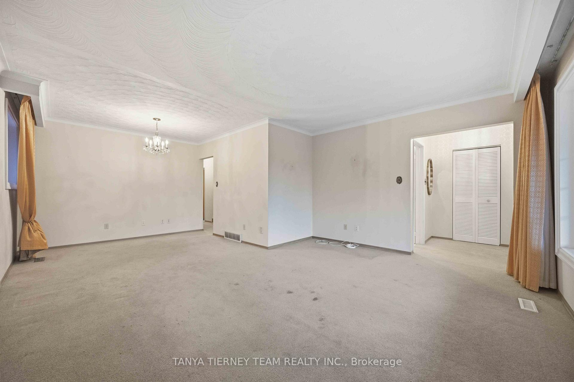 Photo 7 of 475 Central Pk Boulevard N, Oshawa, O'Neill — HOMEH