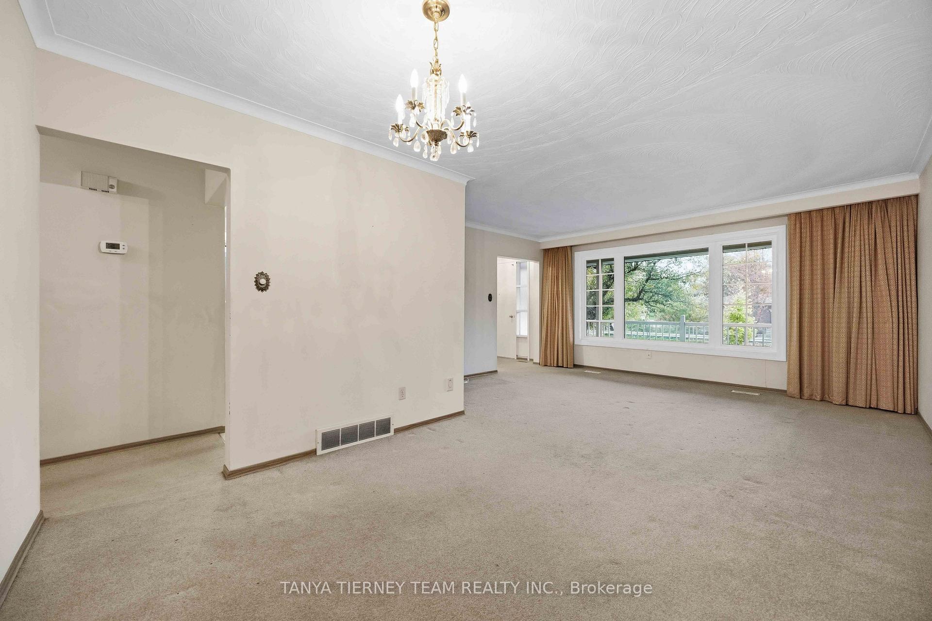 Photo 8 of 475 Central Pk Boulevard N, Oshawa, O'Neill — HOMEH