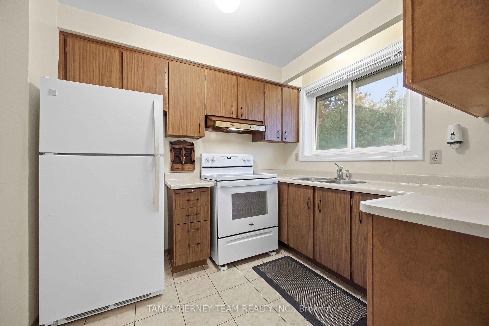 Photo 10 of 475 Central Pk Boulevard N, Oshawa, O'Neill — HOMEH