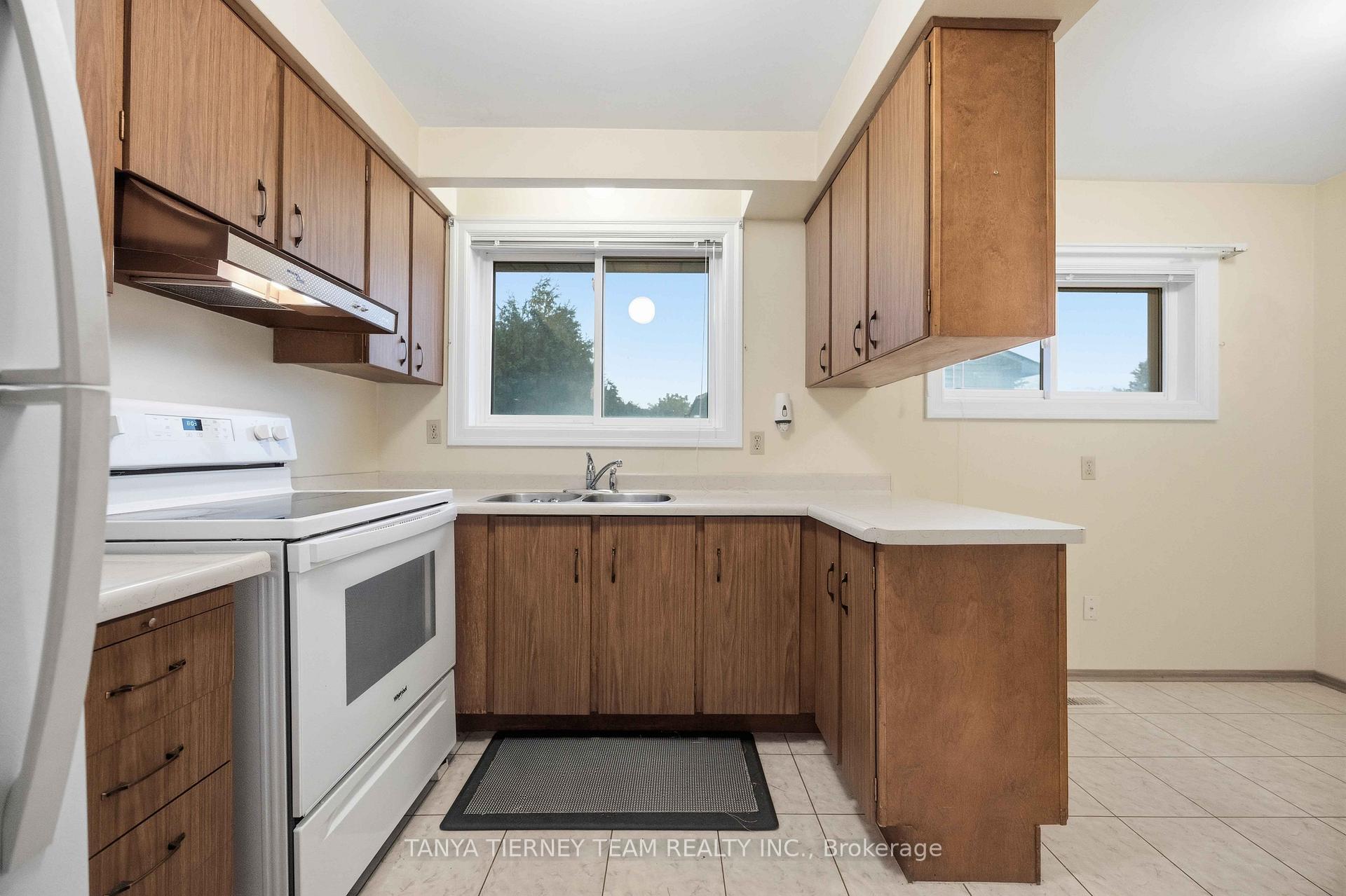 Photo 11 of 475 Central Pk Boulevard N, Oshawa, O'Neill — HOMEH