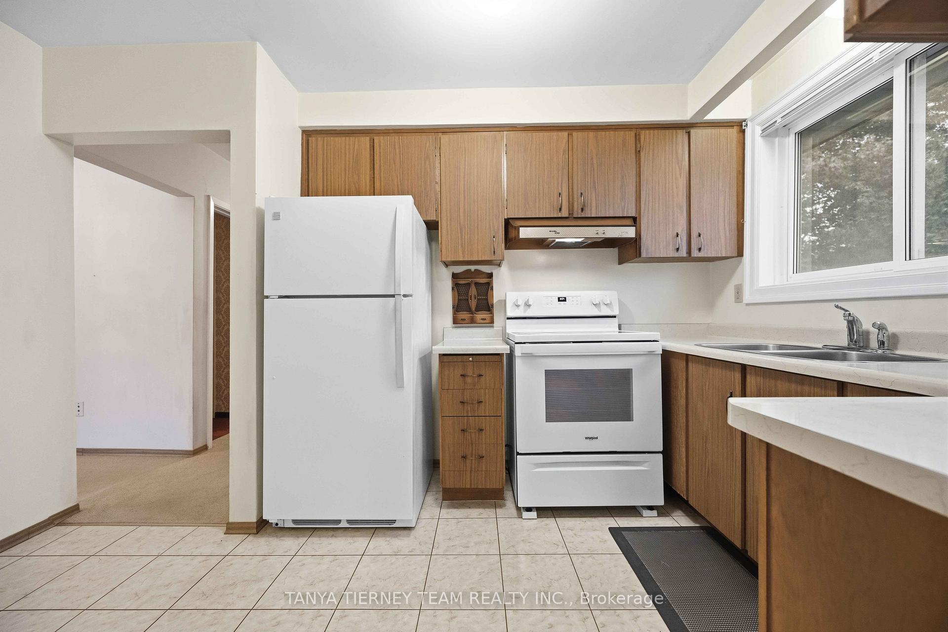Photo 13 of 475 Central Pk Boulevard N, Oshawa, O'Neill — HOMEH