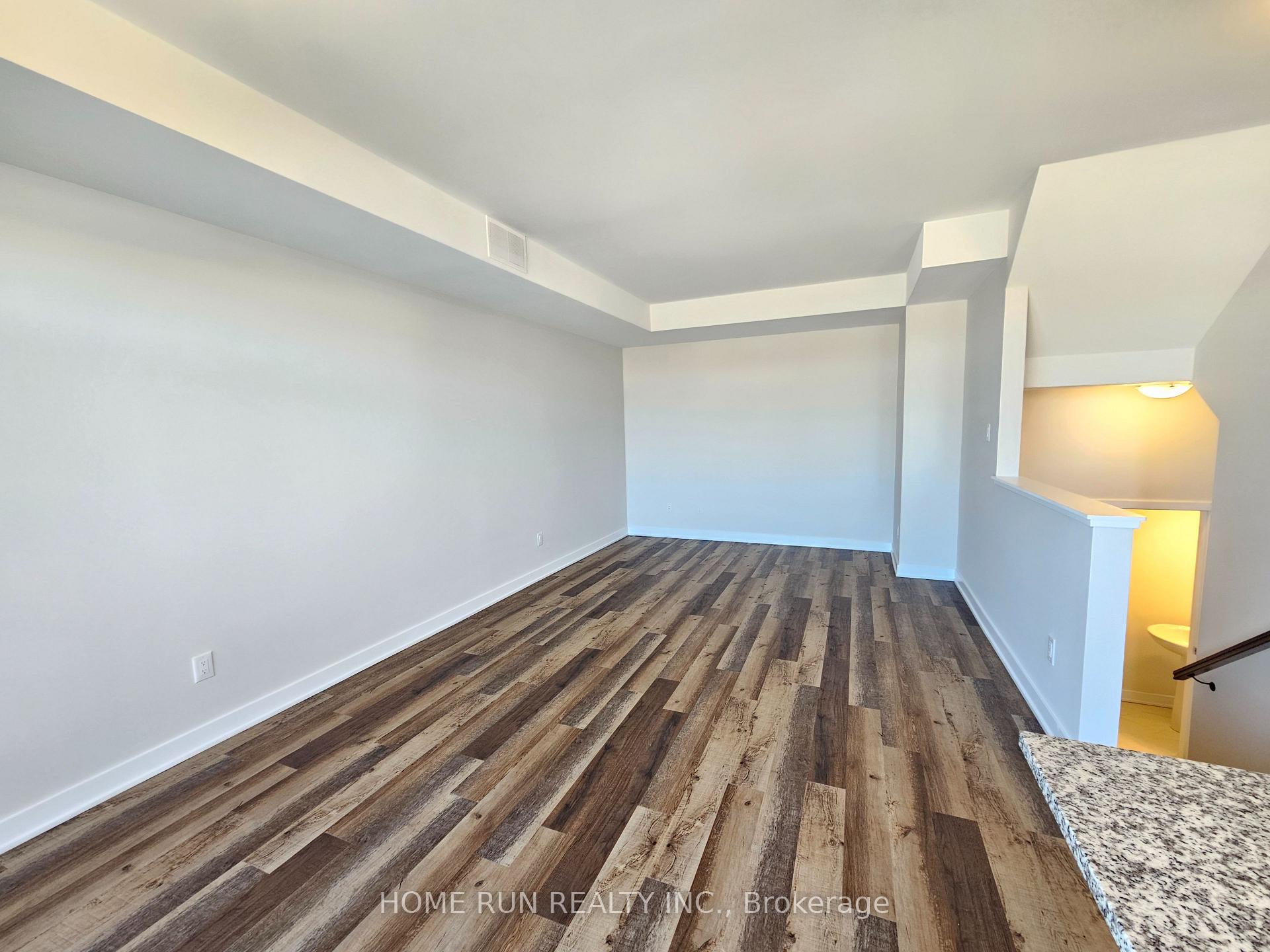 Photo 5 of 114 Venasque Private, Ottawa, Notting Hill/Summerside — HOMEH