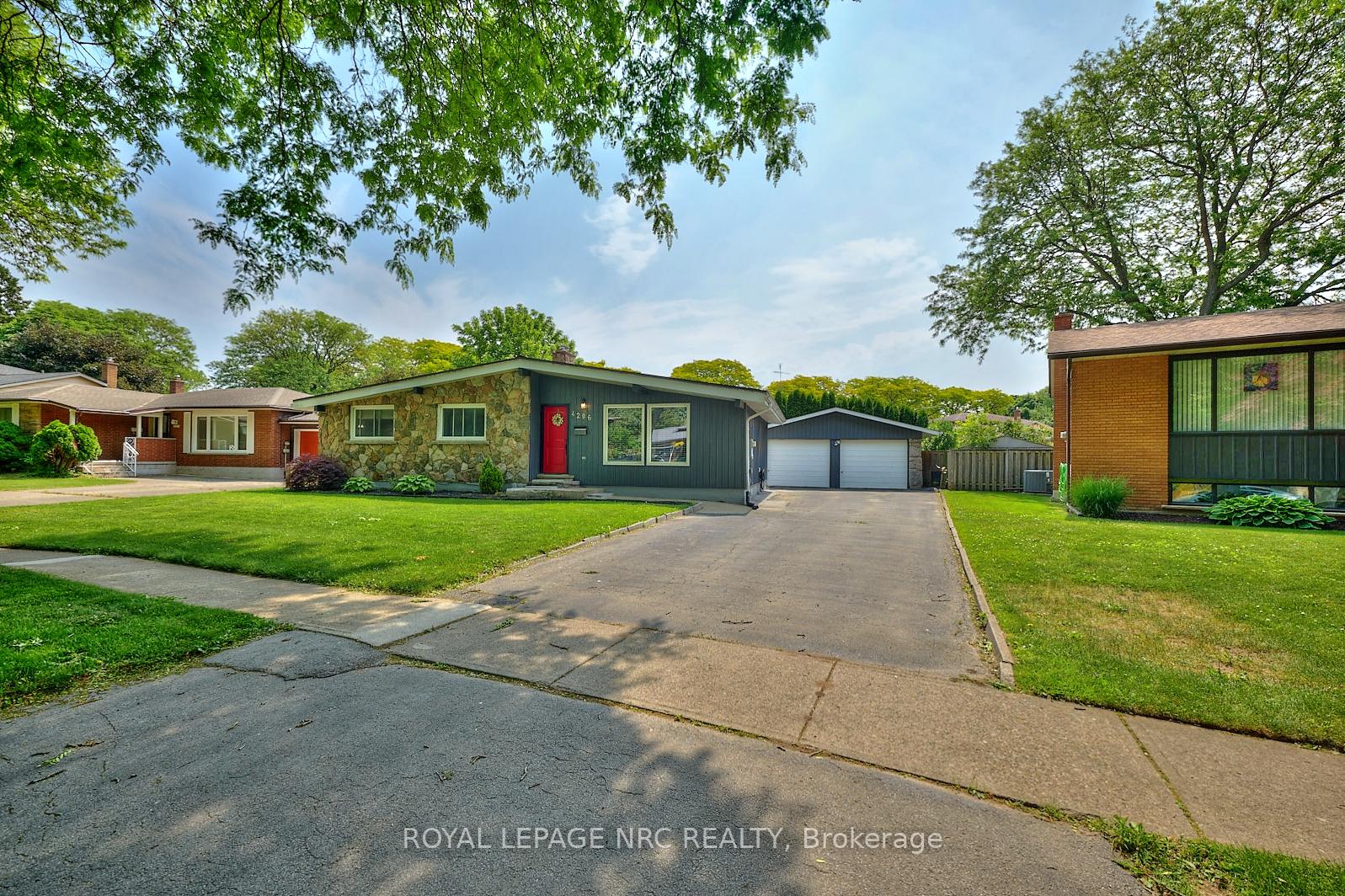 Front of 4206 Glenayr Avenue