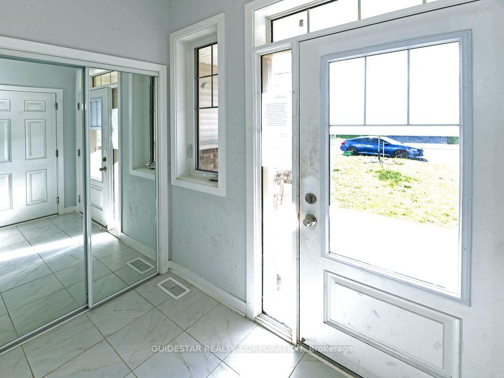 Photo 3 of 2142 Winsome Terrace, Ottawa, Fallingbrook/Gardenway South — HOMEH