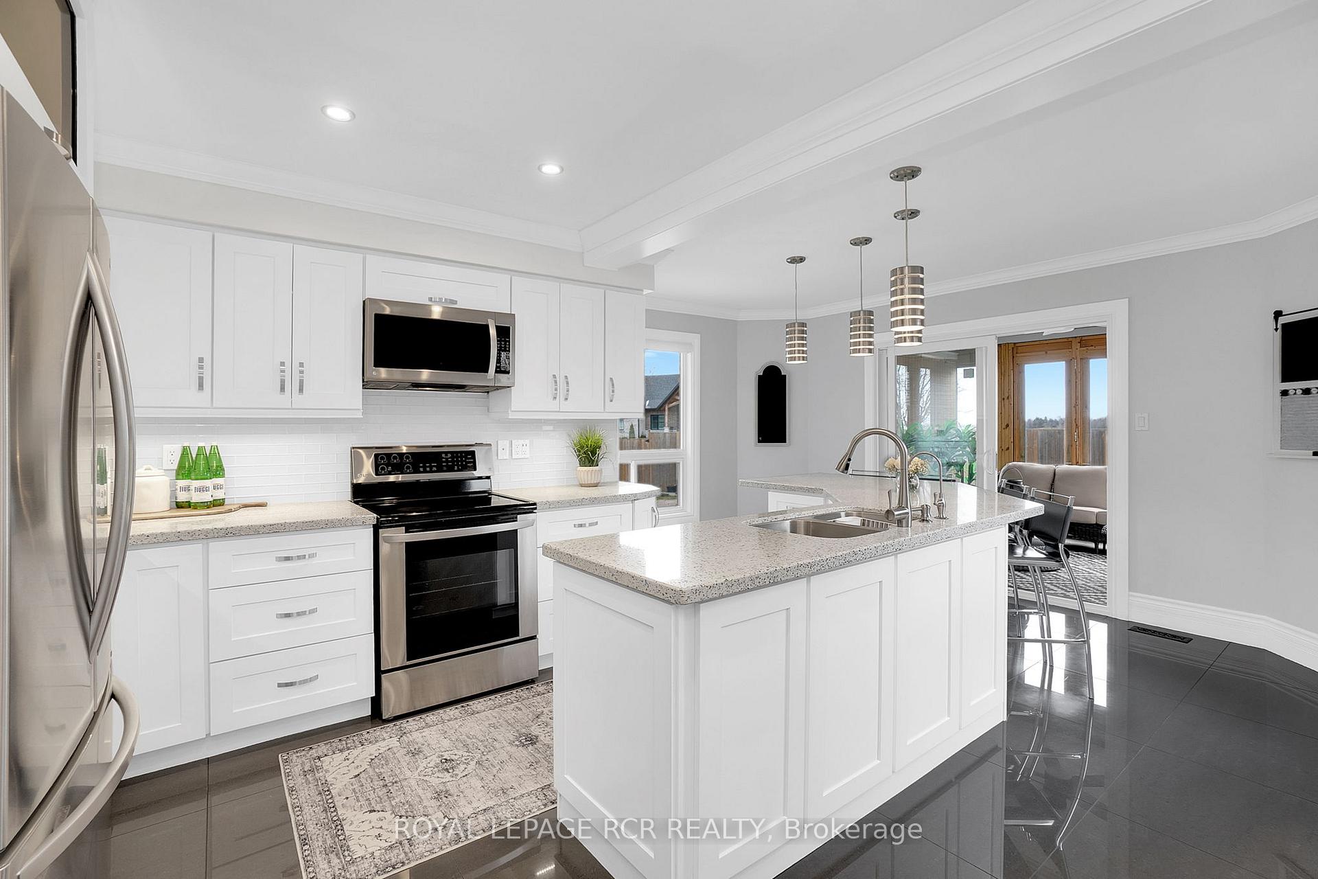 Photo 12 of 60 Wolfe Avenue, New Tecumseth, Tottenham — HOMEH