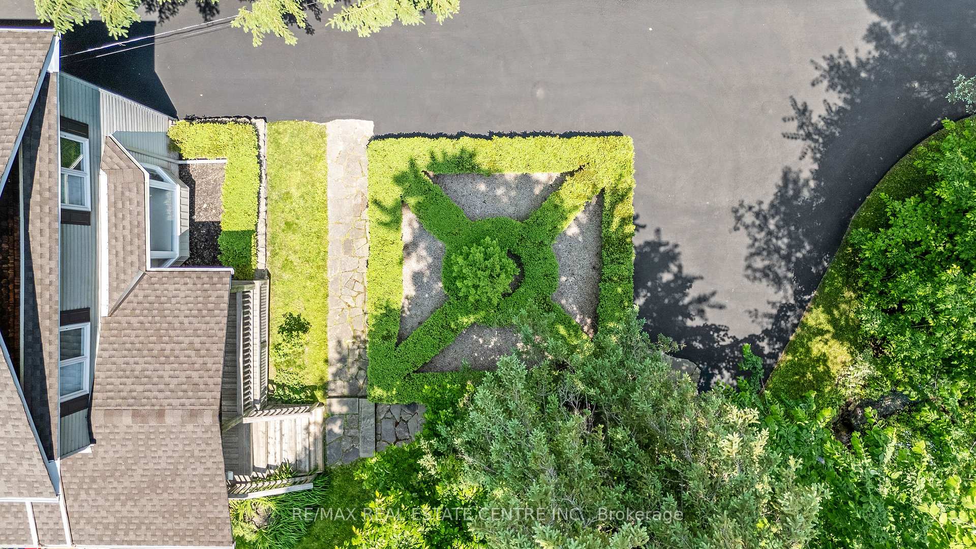 Photo 5 of 209 Campbell Avenue E, Milton, Campbellville — HOMEH