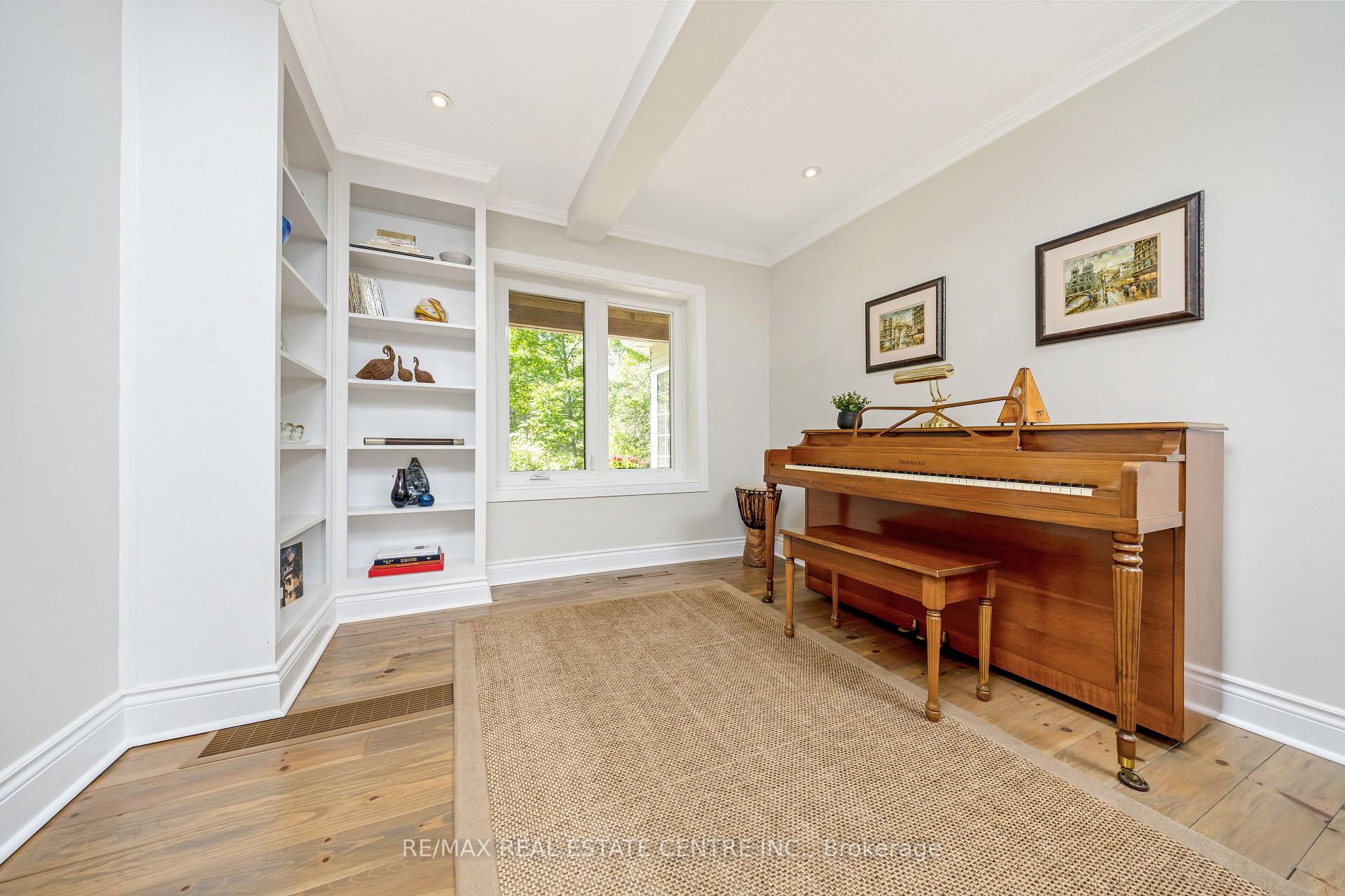 Photo 21 of 209 Campbell Avenue E, Milton, Campbellville — HOMEH